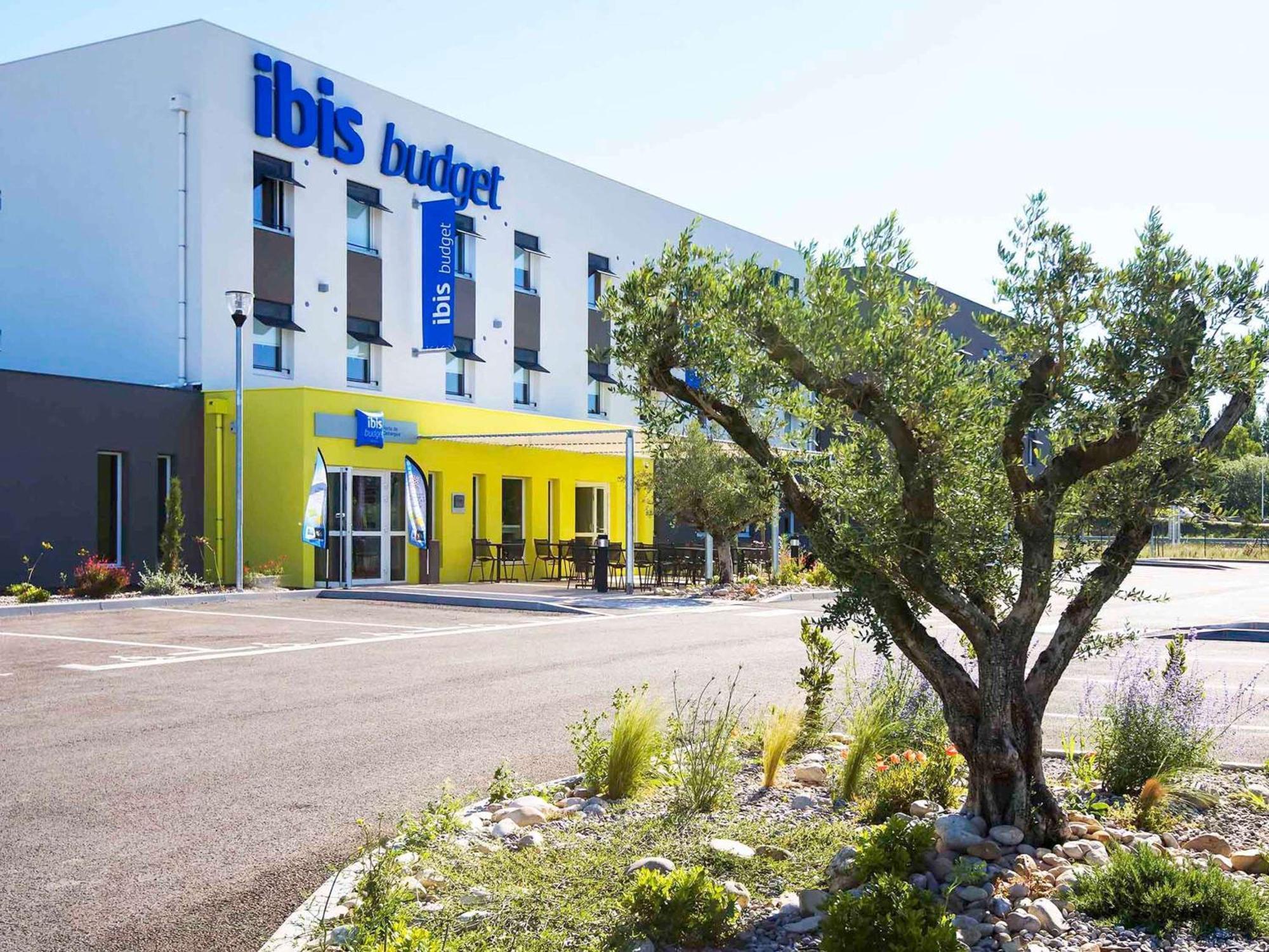 Ibis Budget Porte de Camargue Saint-Martin-de-Crau Extérieur photo