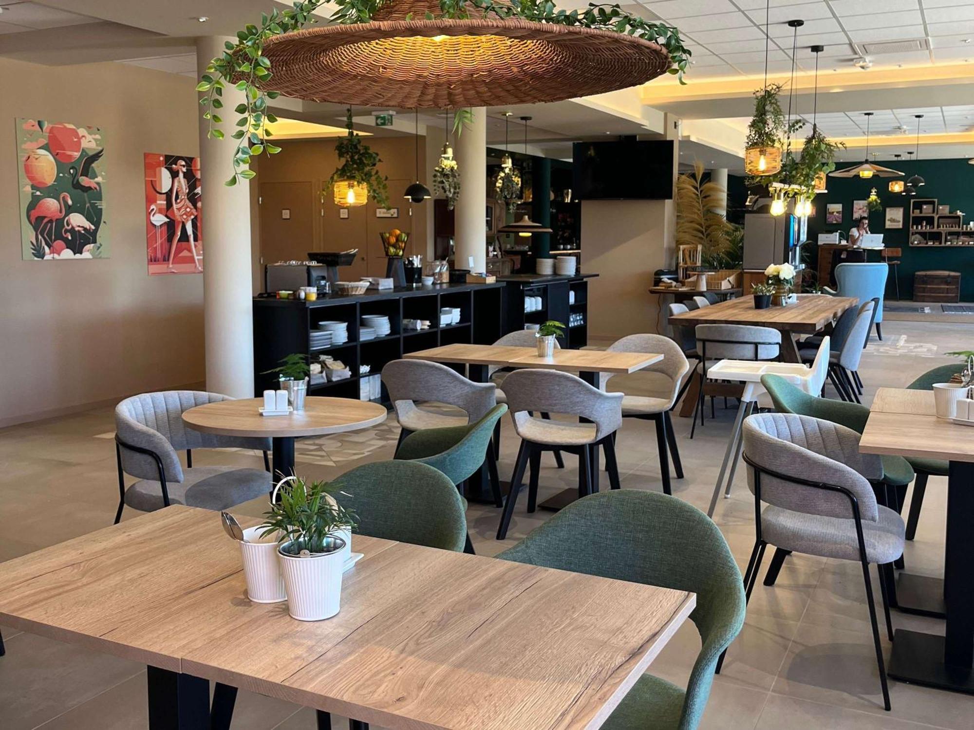 Ibis Budget Porte de Camargue Saint-Martin-de-Crau Extérieur photo
