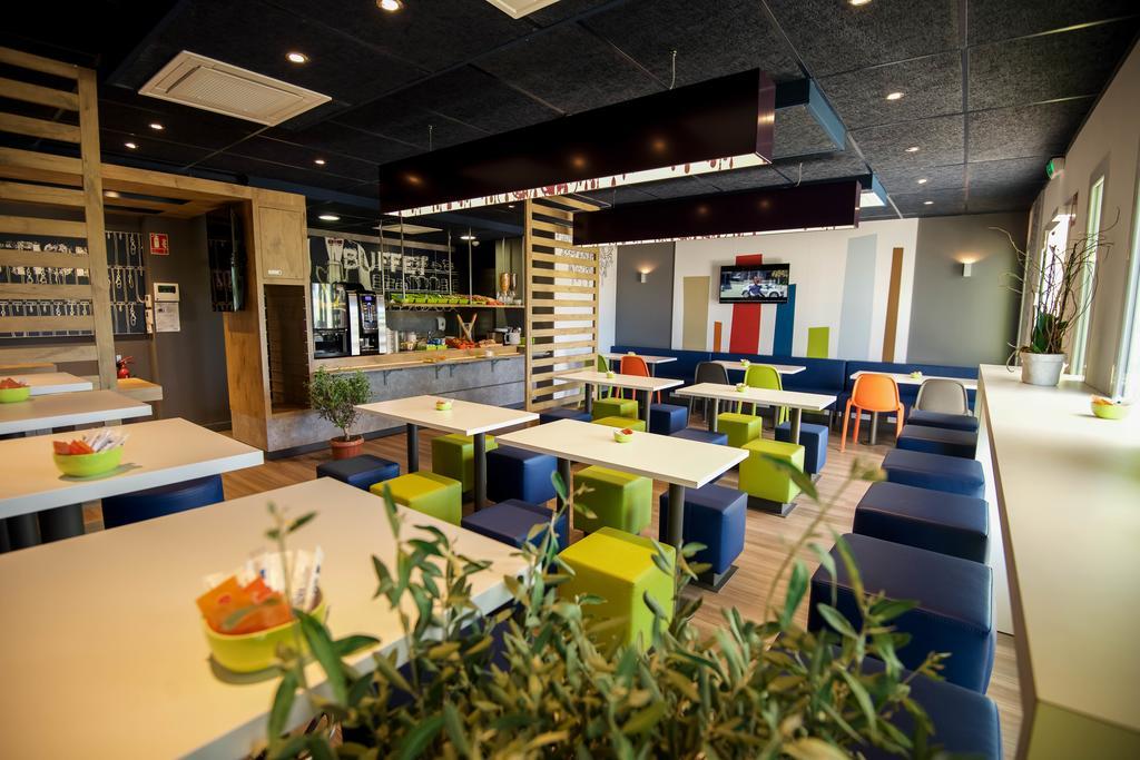 Ibis Budget Porte de Camargue Saint-Martin-de-Crau Extérieur photo