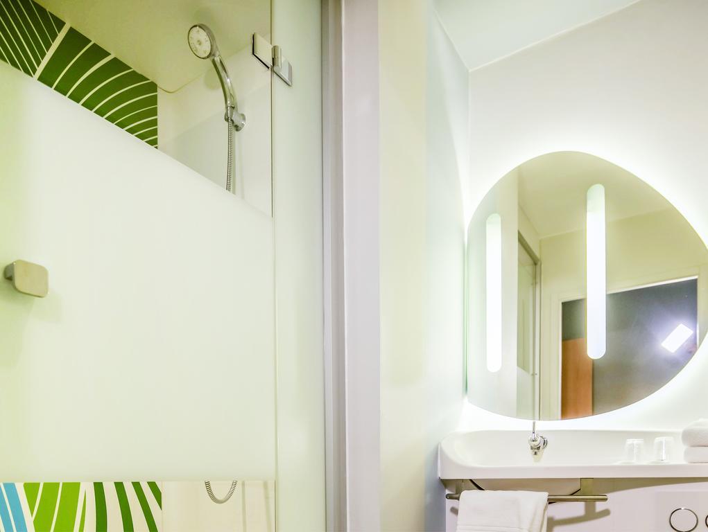 Ibis Budget Porte de Camargue Saint-Martin-de-Crau Extérieur photo