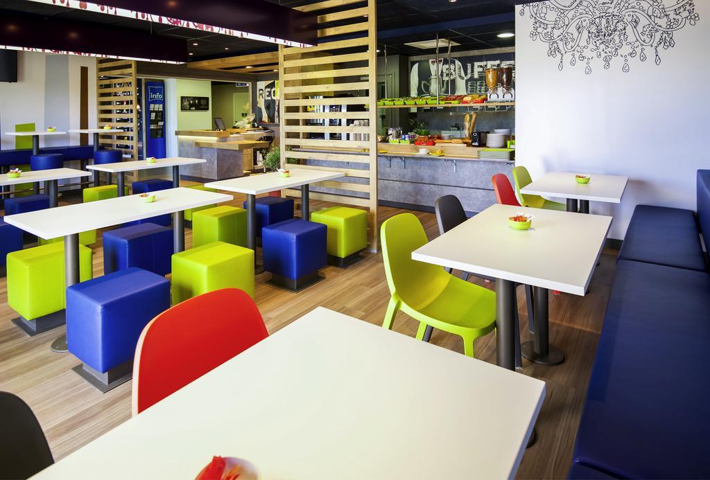 Ibis Budget Porte de Camargue Saint-Martin-de-Crau Extérieur photo