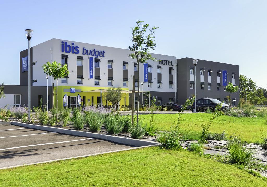Ibis Budget Porte de Camargue Saint-Martin-de-Crau Extérieur photo