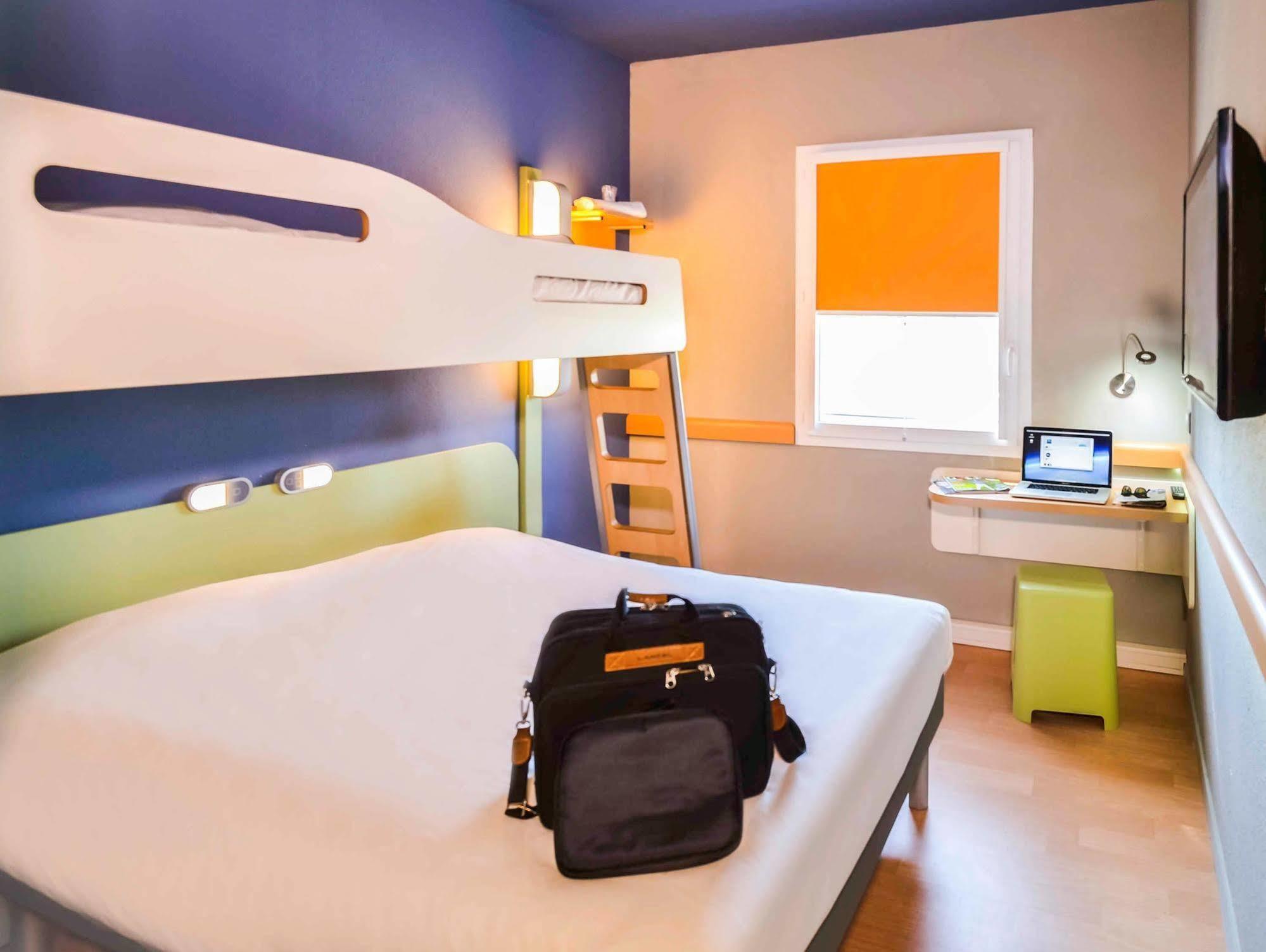 Ibis Budget Porte de Camargue Saint-Martin-de-Crau Extérieur photo