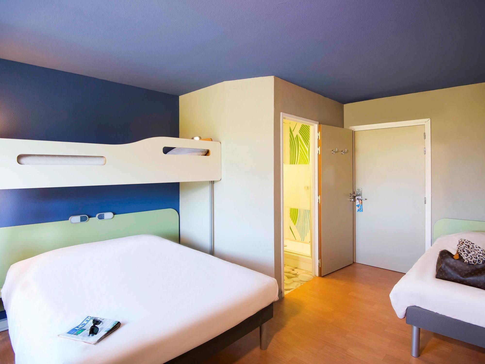 Ibis Budget Porte de Camargue Saint-Martin-de-Crau Extérieur photo