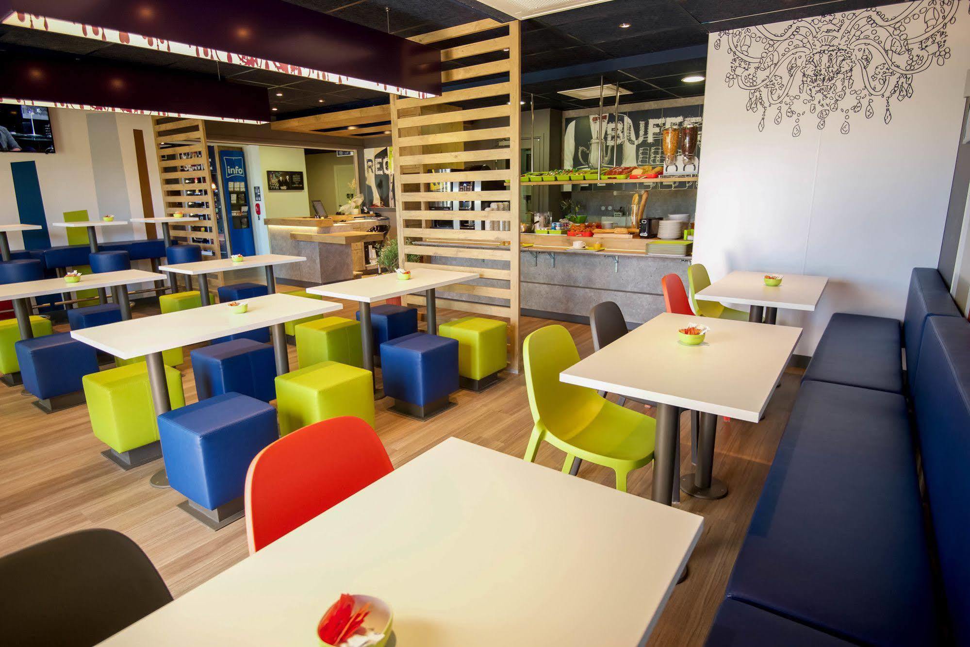 Ibis Budget Porte de Camargue Saint-Martin-de-Crau Extérieur photo